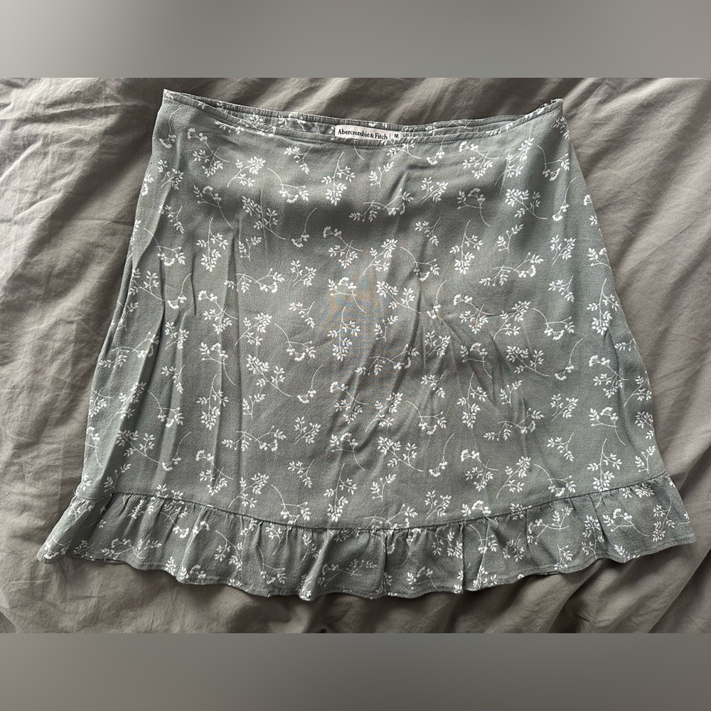 Abercrombie & Fitch green floral skirt size medium